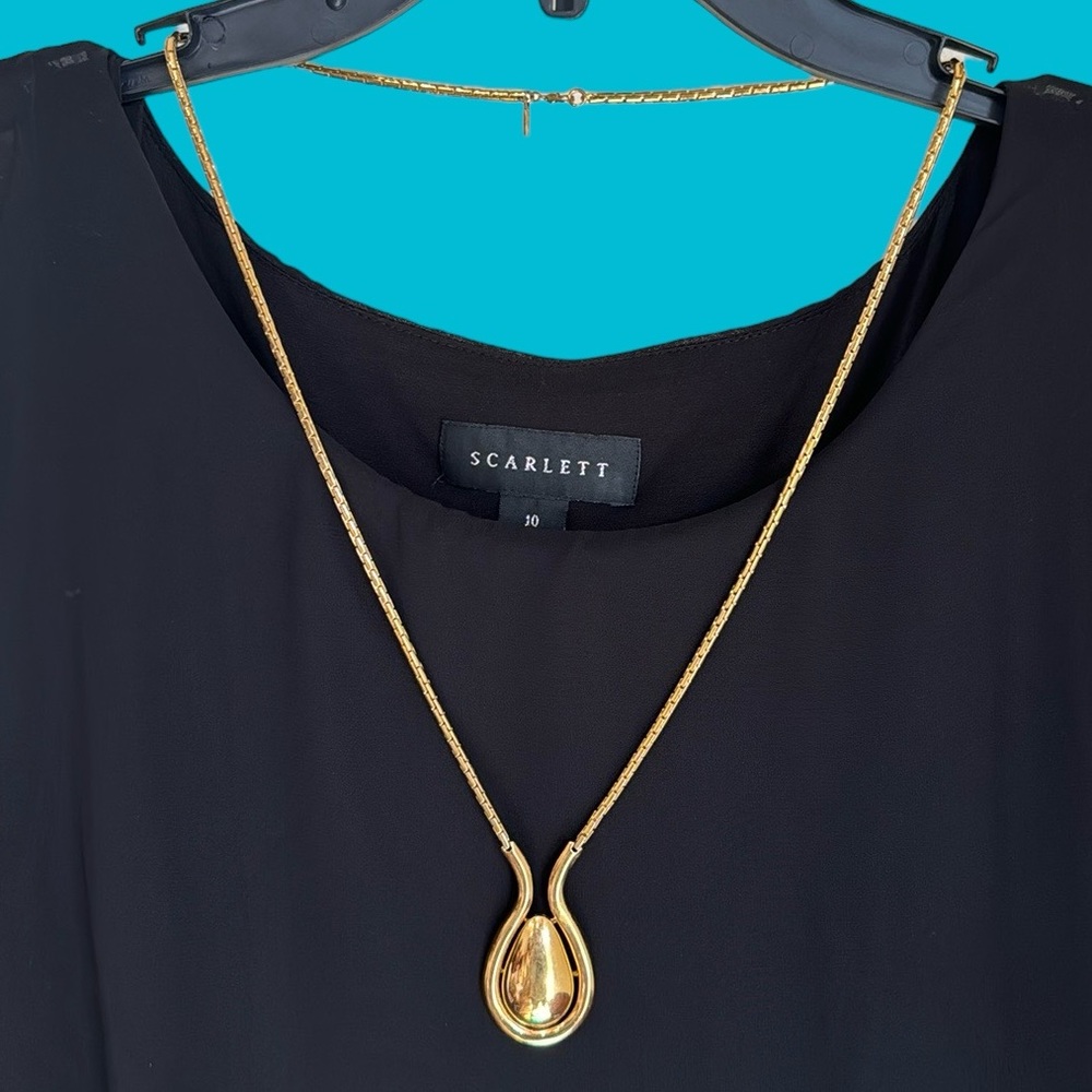 MONET VINTAGE  GOLD DROP ‎ OVAL LONG NECKLACE